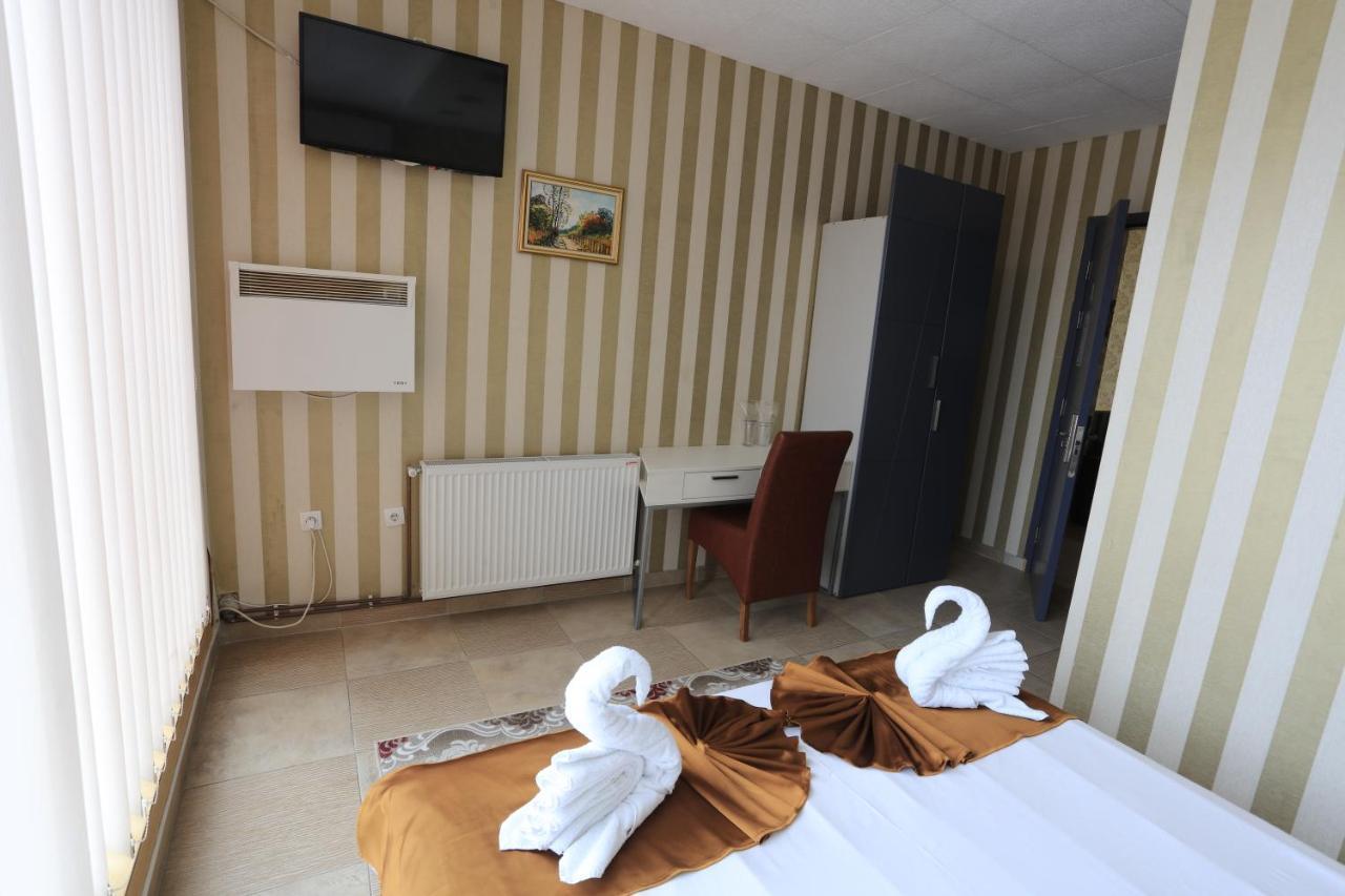 Garni Hotel Saradis ครูเชวัซ ภายนอก รูปภาพ