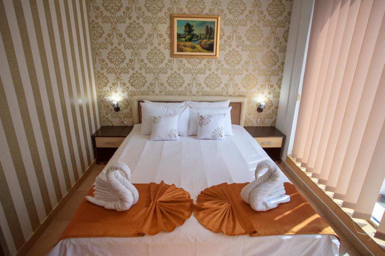 Garni Hotel Saradis ครูเชวัซ ภายนอก รูปภาพ