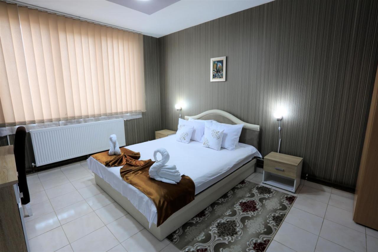 Garni Hotel Saradis ครูเชวัซ ภายนอก รูปภาพ