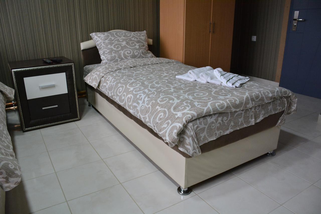 Garni Hotel Saradis ครูเชวัซ ภายนอก รูปภาพ