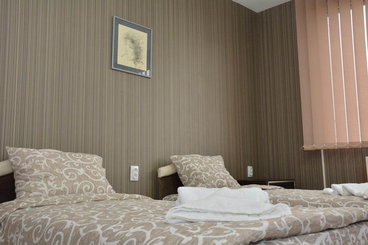 Garni Hotel Saradis ครูเชวัซ ภายนอก รูปภาพ
